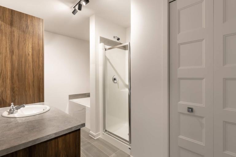 MOIS GRATUIT - LACHUTE 4½ SEMI-MEUBLÉ À LOUER - 1ER JUILLET | 2962194