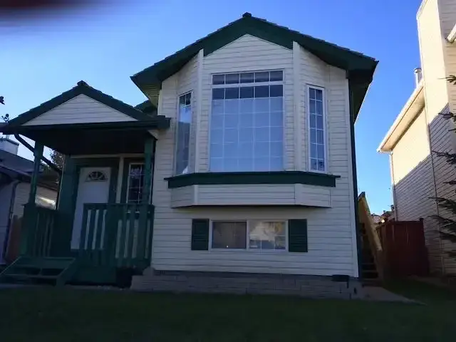 Great Location - Across from Park with a Large Garage | Calgary | 2962399