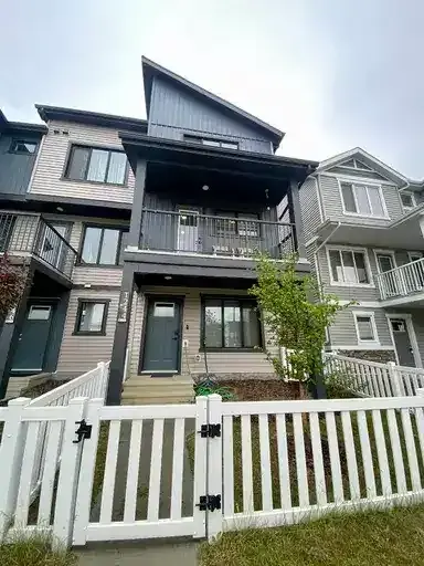 Beautiful 3 Story, End Unit Townhouse in Aster | 1244 Aster Boulevard, Edmonton | 2983282