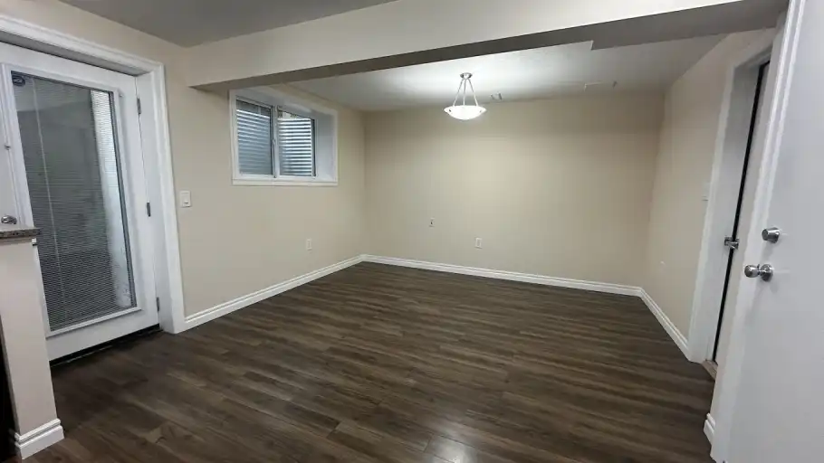 1 bedroom LEGAL basement suite in NW Calgary | Calgary | 2977489