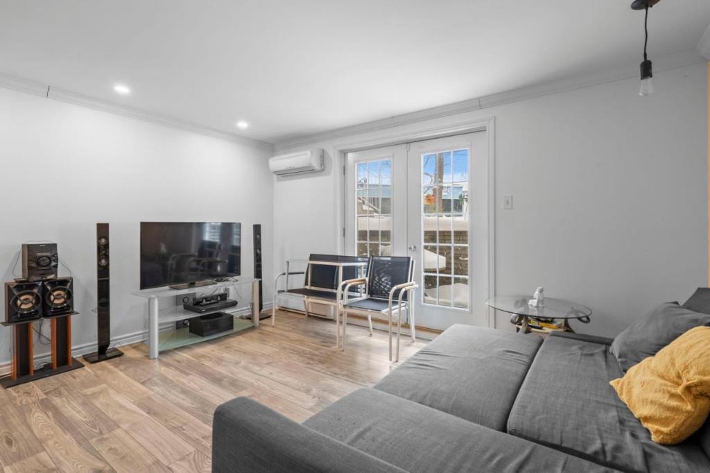 Condo à louer meublé ou non situé à deux pas du REM Brossard - appartement / logement | 2962463