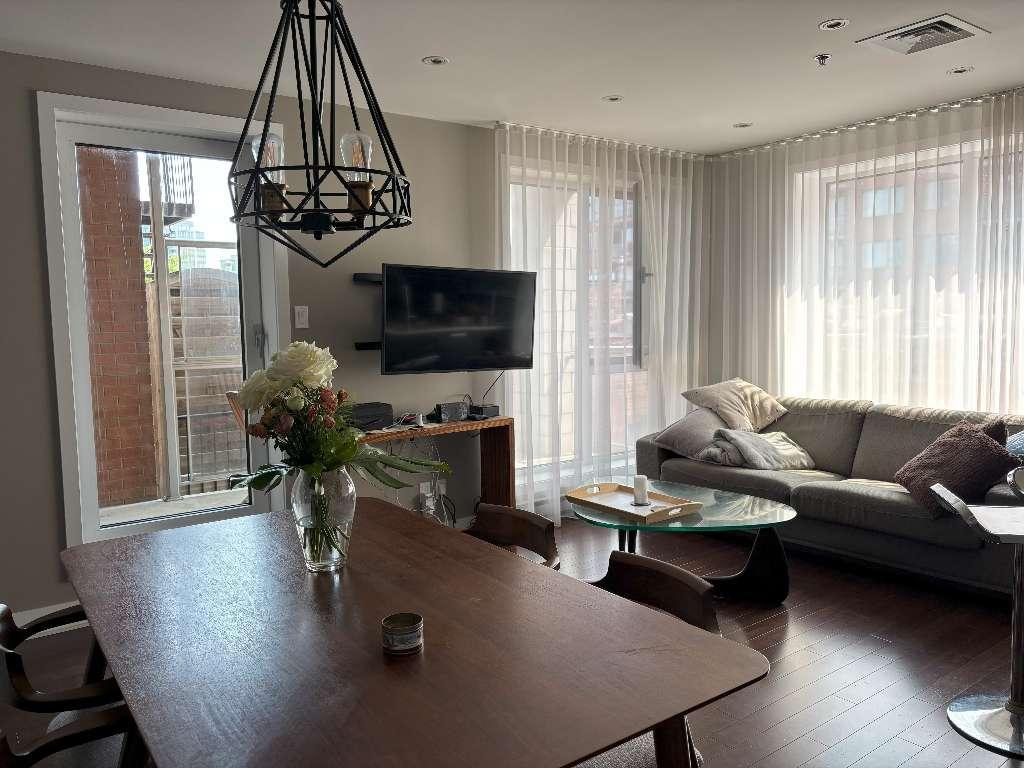 🔁 Grand 3 ½ meublé tout équipé – Cession de bail – Centre-ville Montréal - 3 ½ furnished and fully equipped – Lease transfer – Downtown Montreal | 2966768