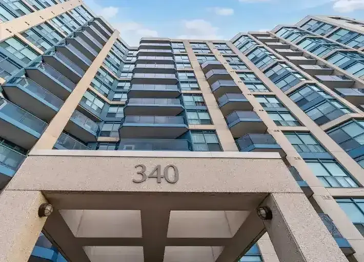 Shores Of Lake Ontario Fabulous Condo! | 340 Watson Street West, Whitby | 2962561
