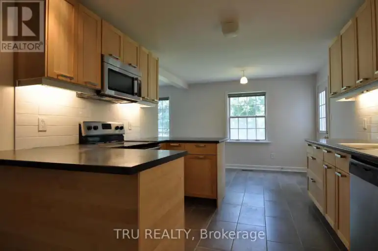 4 BRAEMAR STREET | 4 BRAEMAR STREET, Ottawa | 2962565