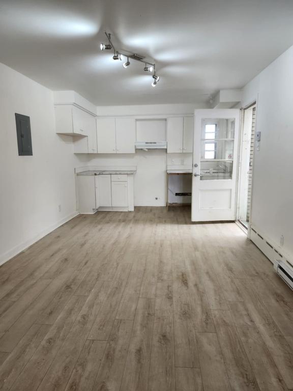 Très grand 5 1/2 rénové avec 3 chambres fermés | 2963330