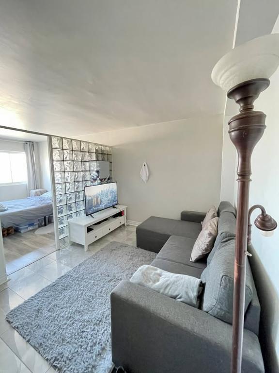 Joli 3 ½ tout inclus meublé au centre-ville de Sherbrooke - Septembre | 2963332