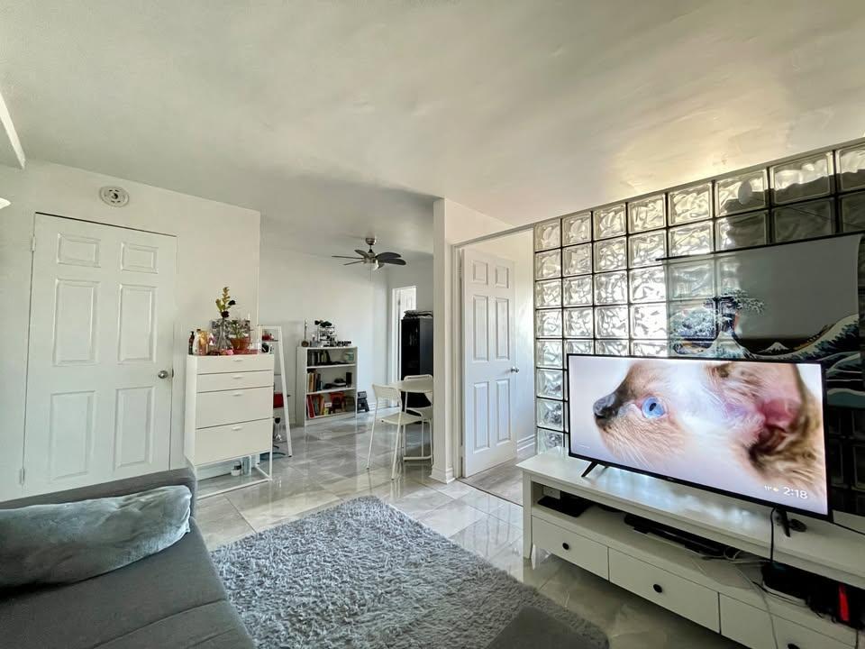 Joli 3 ½ tout inclus meublé au centre-ville de Sherbrooke - Septembre | 2963332