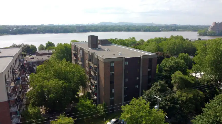 1700 Boulevard Lévesque E | 1700 Boulevard Lévesque Est, Laval | 2963402