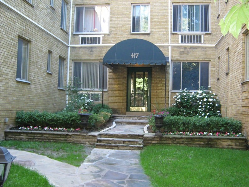 117 Old Forest Hill Road & 725 Eglinton Avenue West | 3035743