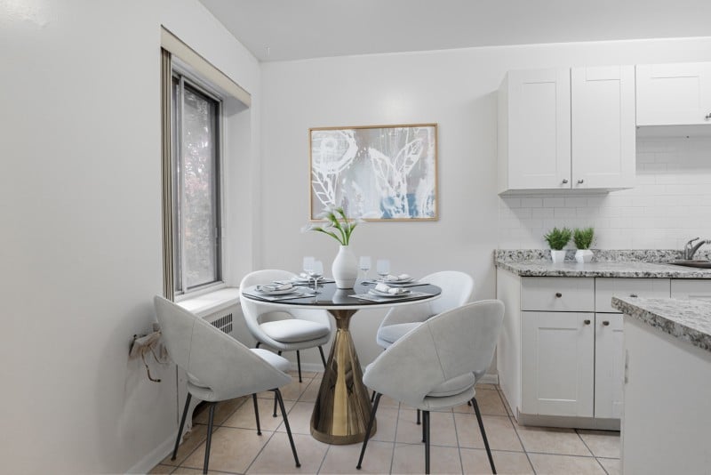 117 Old Forest Hill Road & 725 Eglinton Avenue West | 3035743
