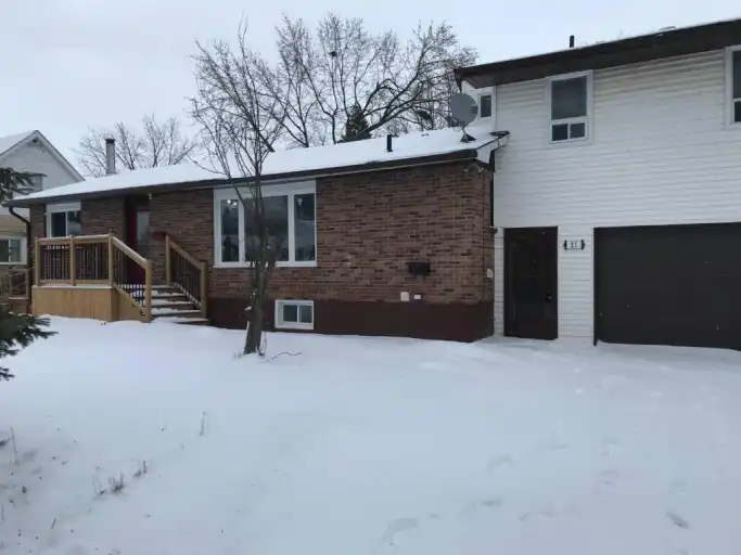 Lower- 21 Frances Street North | 21 Frances Street North, Barrie | 2963512