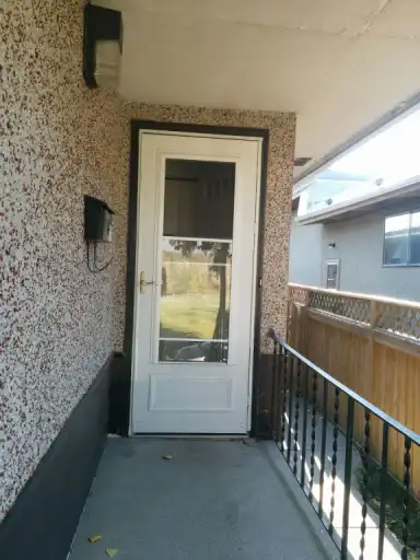 2 BEDROOM MAIN LEVEL IN A BEAUTIFUL LOCATION!!! | 2617 Canmore Rd NW, Calgary | 2964007
