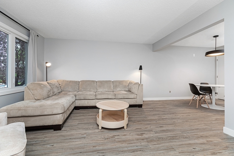 Student Living At It's Finest. $875/Room. Beautiful Duplex Newly, Fully Renovated/Furnished. Legal Basement Suite | 5708 101 Avenue Northwest, Edmonton | 2964010