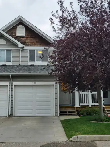 >> Need Your Own Place? Have a Family? Incredible 3-Bedroom Townhouse is Yours!! | 196 Country Village Manor Northeast, Calgary | 2964022