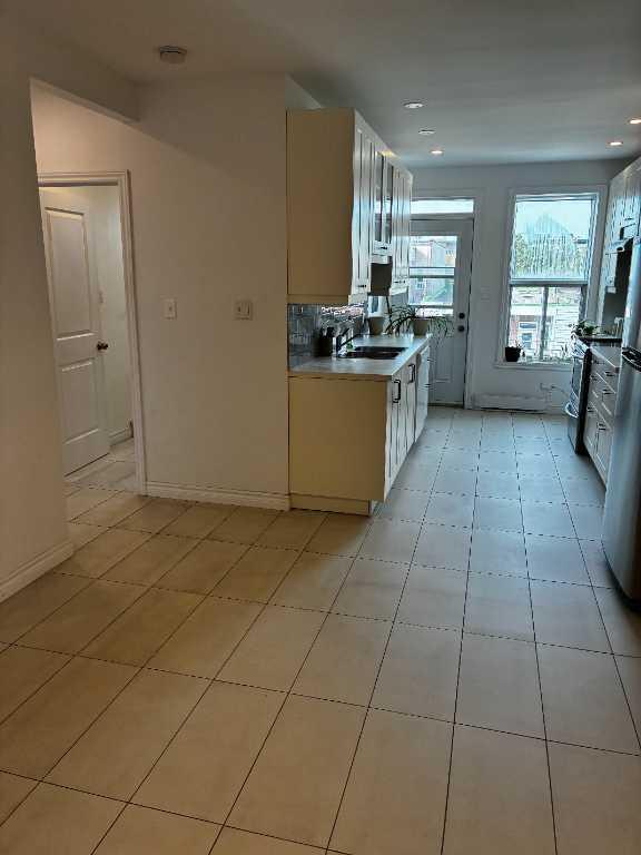 Appartement 4 1/2 , dans la petite Italie | 2964351