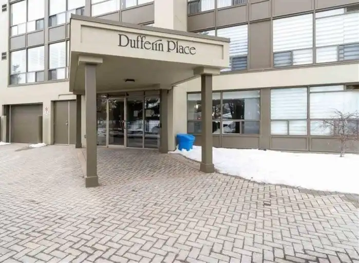 Dufferin Place Spacious Condo! | 5100 Dorchester Road, Niagara Falls | 2964870