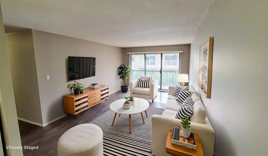 Dahlstrom Manor | 32030 George Ferguson Way, Abbotsford | 2965355