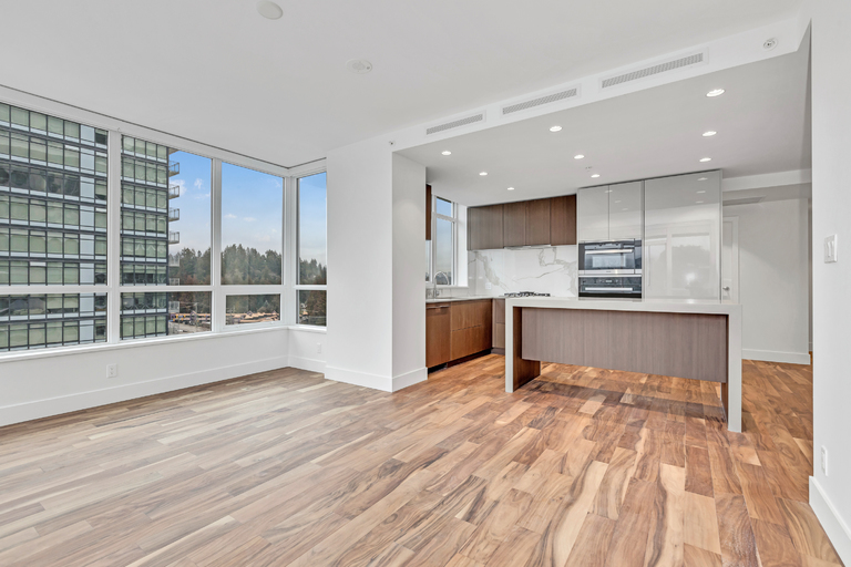 Amazing 2 Bedroom Condo In North Vancouver With VIEWS!!! | 1675 Lions Gate Lane, North Vancouver | 2965419