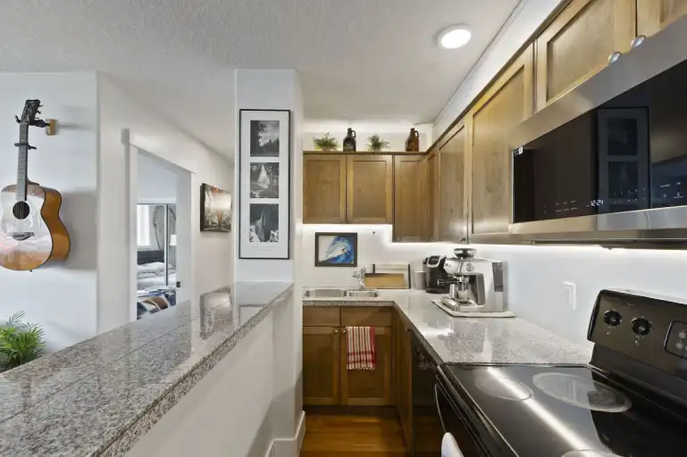 FULLY Furnished, 1-Bed Condo in the Beltline | 101 - 1029 14 Ave SW, Calgary | 2965486