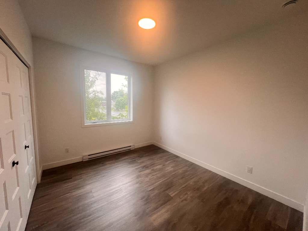 Logement à louer Farnham, grand 2 chambre libre immédiatement | 2965537