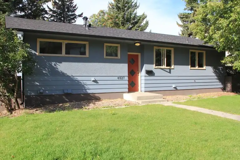 Prestigious Charleswood Lower level for rent; Walk to UC, LRT. | 4927 Carney Rd NW, Calgary | 2969990