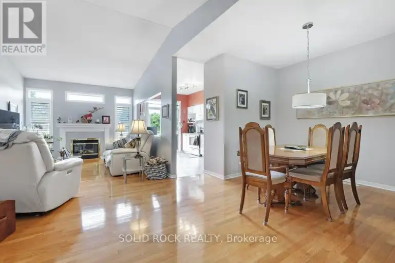 561 CHAPEL PARK PRIVATE | 561 CHAPEL PARK PRIVATE, Ottawa | 2966017