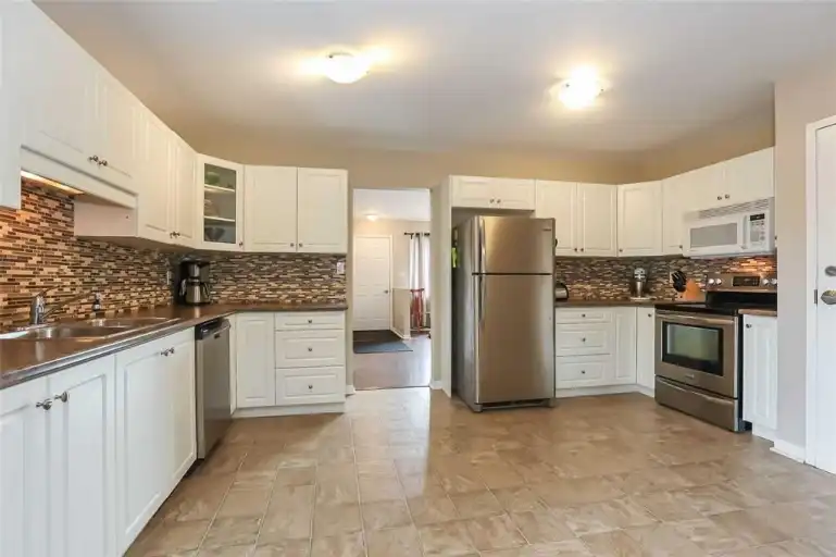 41 Meadowvale Drive - 1 | 41 Meadowvale Drive -, St. Catharines | 2986621