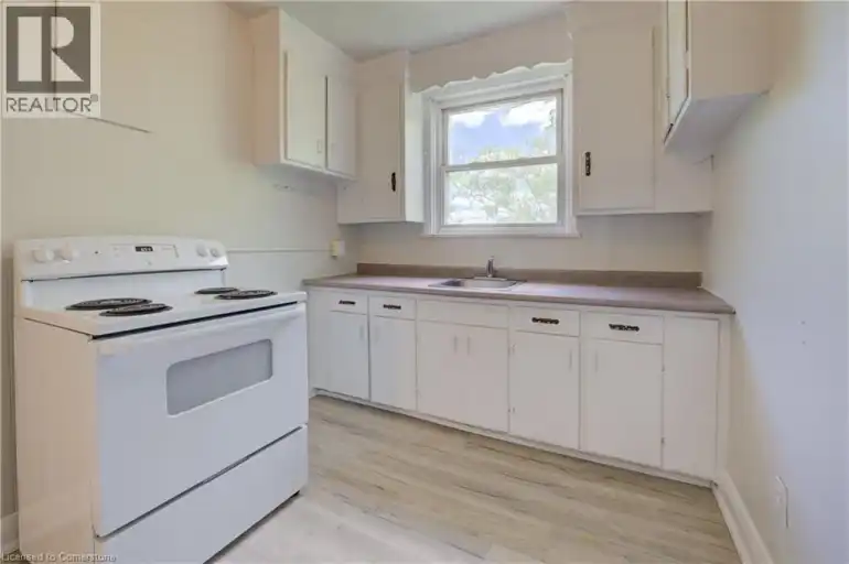 141 CHAPEL Street Unit# 13 | 141 CHAPEL Street Unit# 13, Kitchener | 2966150