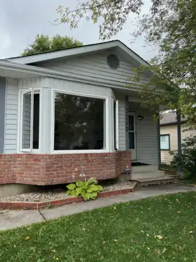 Beautiful 4 bedroom house with finished basement | 3315 43 Street Northwest, Edmonton | 2979508