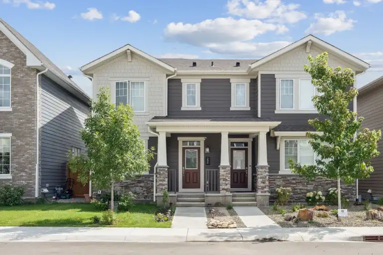 Executive style full size Duplex with attached double garage in new condition | 296 Yorkville Road Southwest, Calgary | 2979509