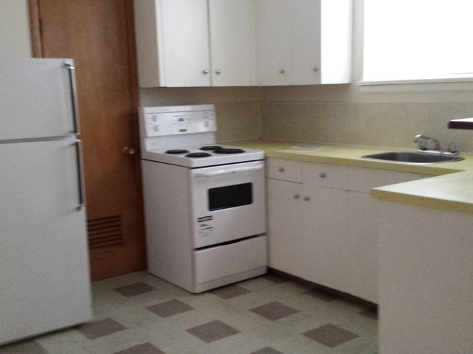One Bedroom Lower Unit - 380 Deschambault - St Boniface | 380 Rue Deschambault, Winnipeg | 2967026