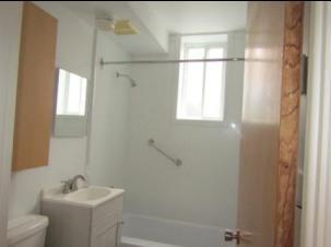 Libre imm Grand 4½ Rénové demi-sous sol 3plex @ Vieux Longueuil | 2968240