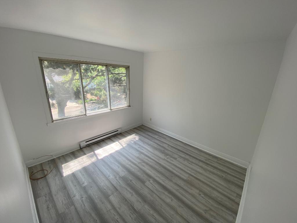 Beau petit 4 1/2 dans Ahuntsic à louer | 2968246