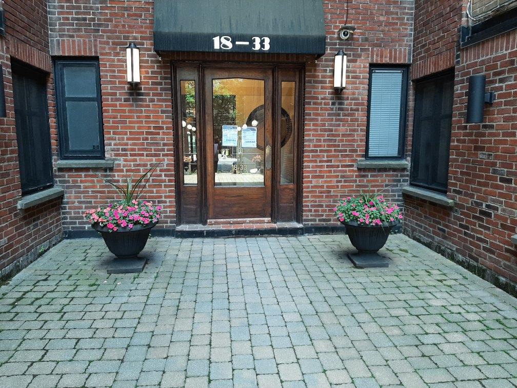Tout inclus sauf le wifi - Beau 3 1/2 au propre, lumineux, art déco (Montréal) - Beautiful, clean, huge 3 1/2 , bright, art deco apt (Montreal) | 2969636