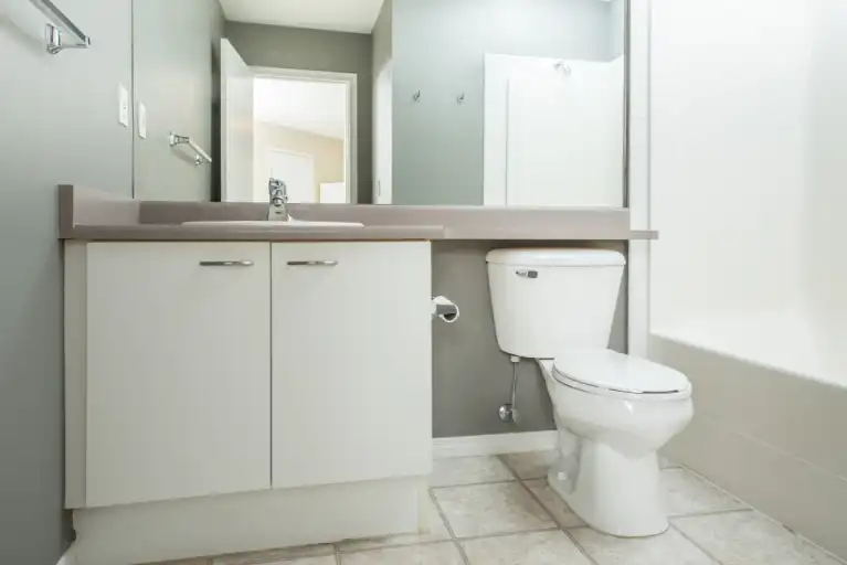 Holyrood Boulevard | 9383 85 Street, Edmonton | 2975333