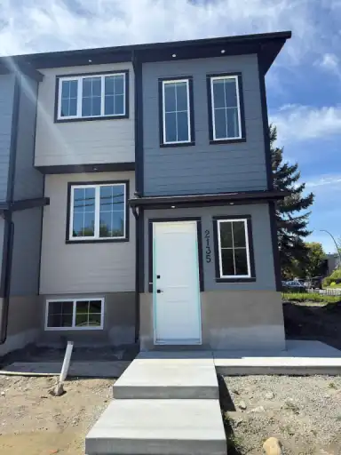 Modern 3-Bedroom Townhouse – Steps from SAIT | Garage | Maintenance-Free Living | 2121 13 Street Northwest, Calgary | 2970028