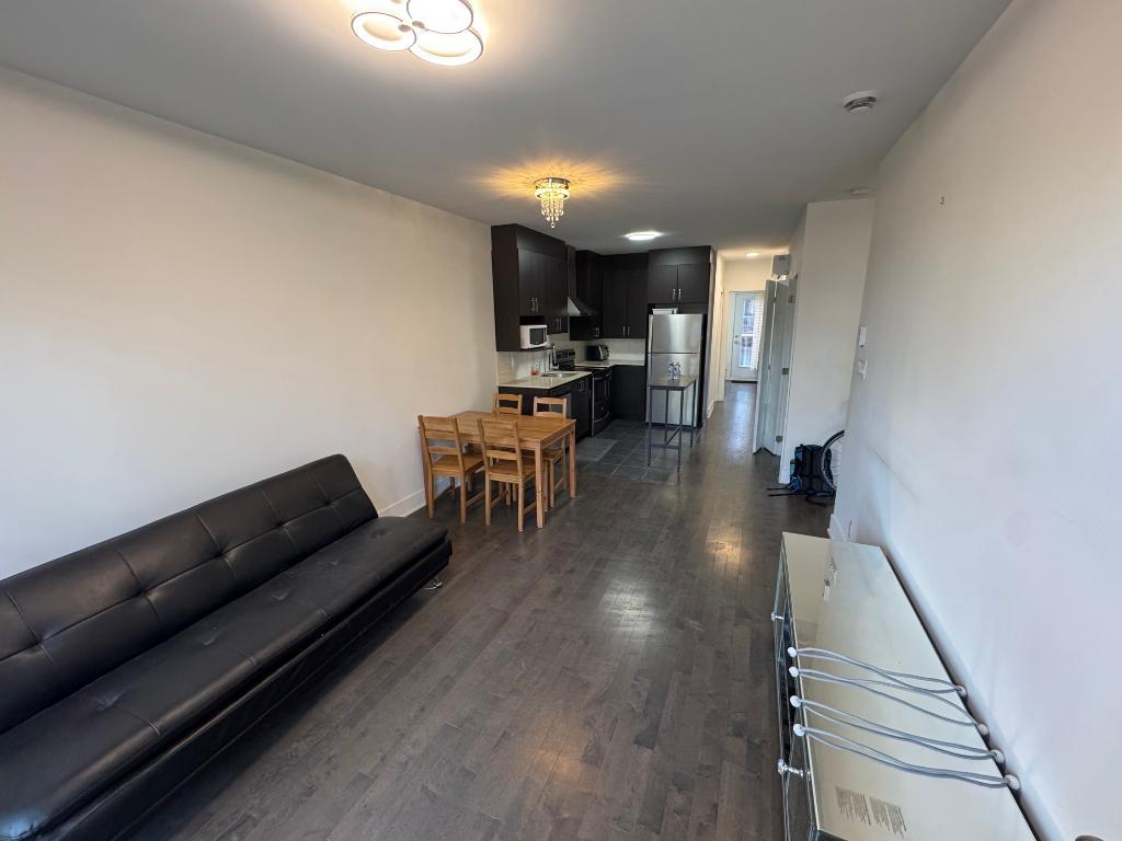5 1/2 (3 Chambres, 2 Baths) Condo Moderne, Metro Pie-IX | 2970055