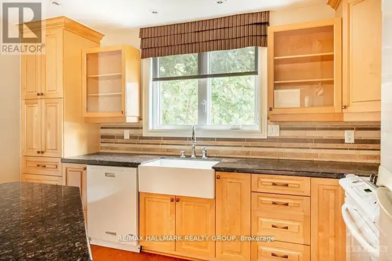 48 SPRINGFIELD ROAD | 48 SPRINGFIELD ROAD, Ottawa | 2970176