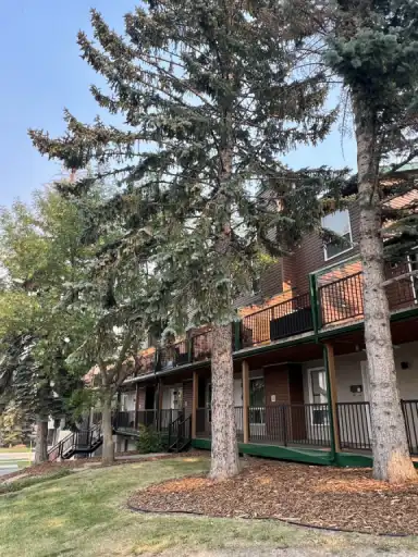 Cozy downtown condo with wood burning fireplace | Calgary | 2970358
