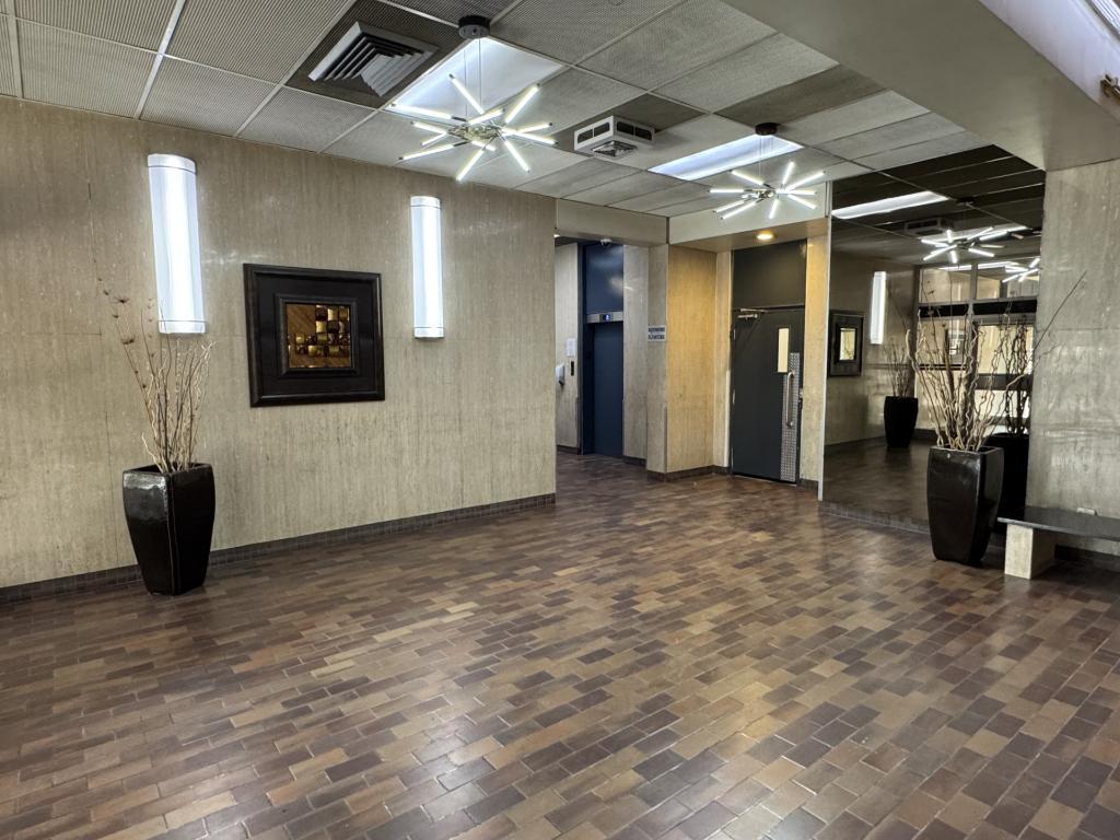 Appartement 4 1/2, PH - METRO SHERBROOKE - ÉLECTRICITÉ-CHAUFFAGE-AIR CLIMATISÉ-ÉLECTROS INCLUS | 2970863