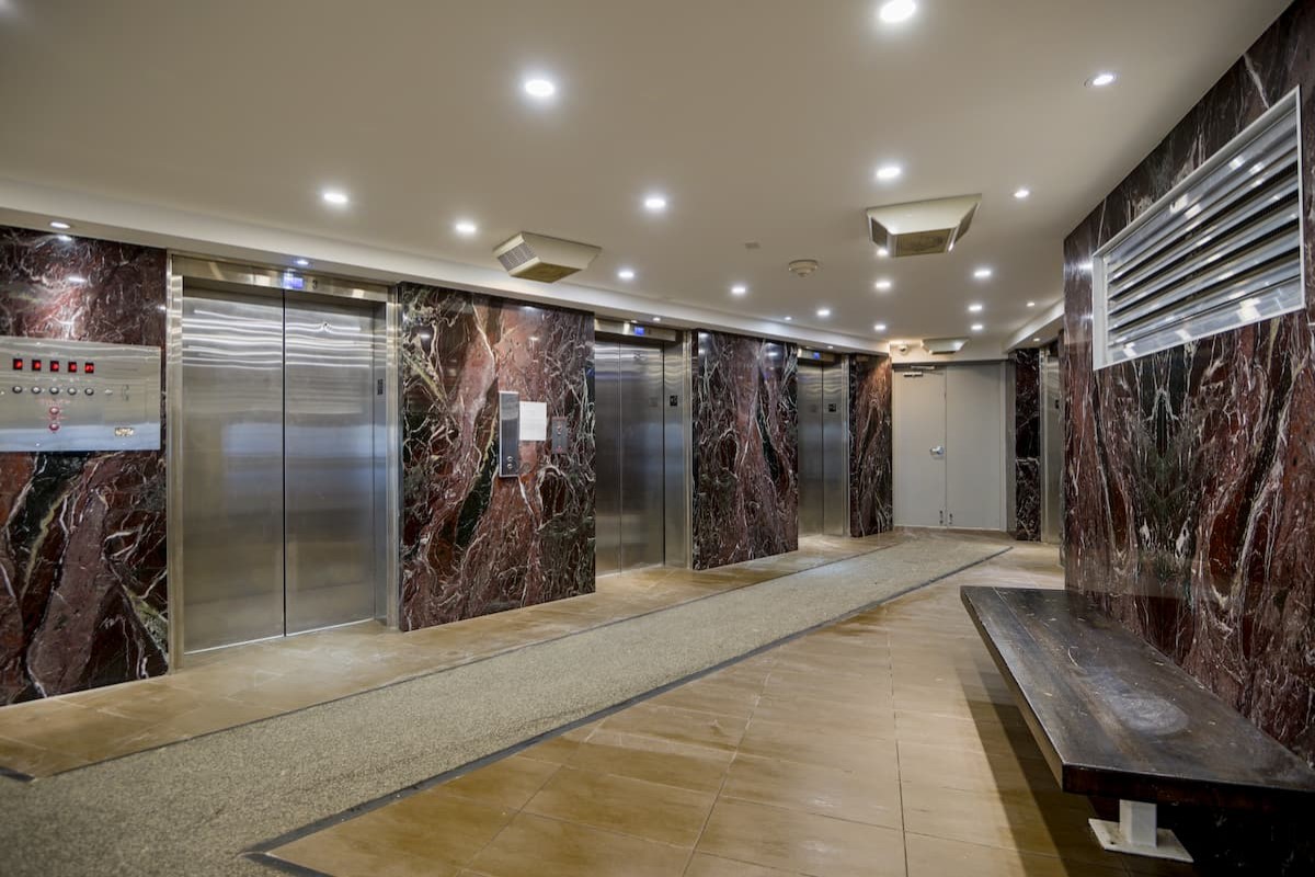 San Romanoway Apartments | 2975058