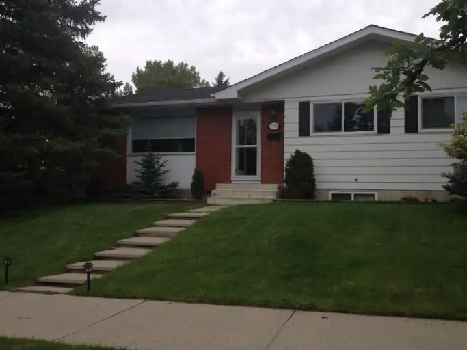*Female Only*All Inclusive Bedroom in Brentwood  for University Students | Calgary | 2975350