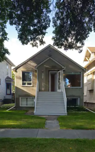 Renovated 2 Bedroom Main Floor | 9848 87 Avenue Northwest, Edmonton | 2984146