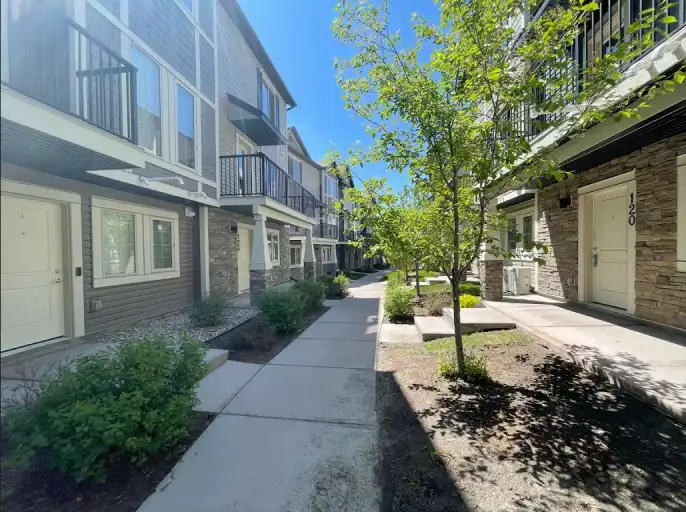 Charming 2.5-Bedroom, 2.5-Bathroom Townhome in Legacy SE – Modern Comfort Awaits | 116 - 116 Legacy Point Southeast, Calgary | 2975673