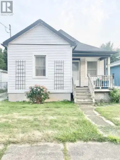 8 MONCK STREET | 8 MONCK STREET, St. Catharines | 2975752