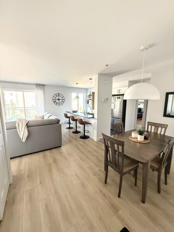 Lumineux et Grand 3 1/2/ Stationnement intérieur /Situé près des Ponts / Lévis | 2976916