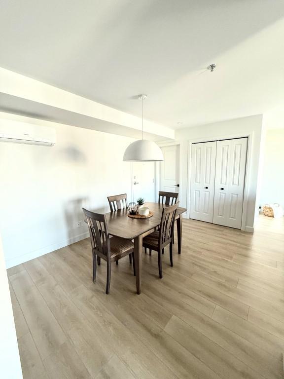 Lumineux et Grand 3 1/2/ Stationnement intérieur /Situé près des Ponts / Lévis | 2976916