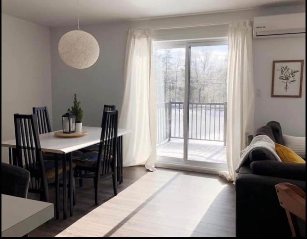 Grand 4 1/2 à louer à SAINT-APOLLINAIRE | 2976919