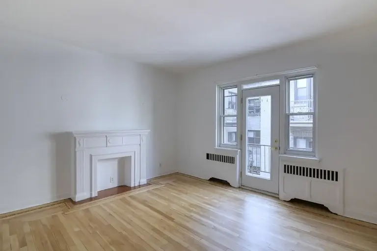 Lennox-Deacon | 6210 Chemin Deacon, Montreal | 2976959