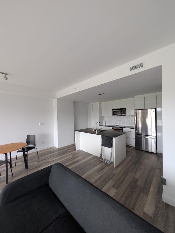 CESSION DE BAIL 3 et 1/2 QUARTIER QB - 1er sept (ou avant!) 1450$ | 3038944